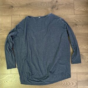 Lululemon Blue Long Sleeve Top Back in Action Size 8 Women’s